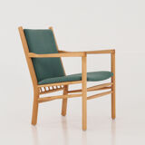 Armchair design J147 by Erik Ole Jørgensen of Tarm Stole & Møbelfabrik.