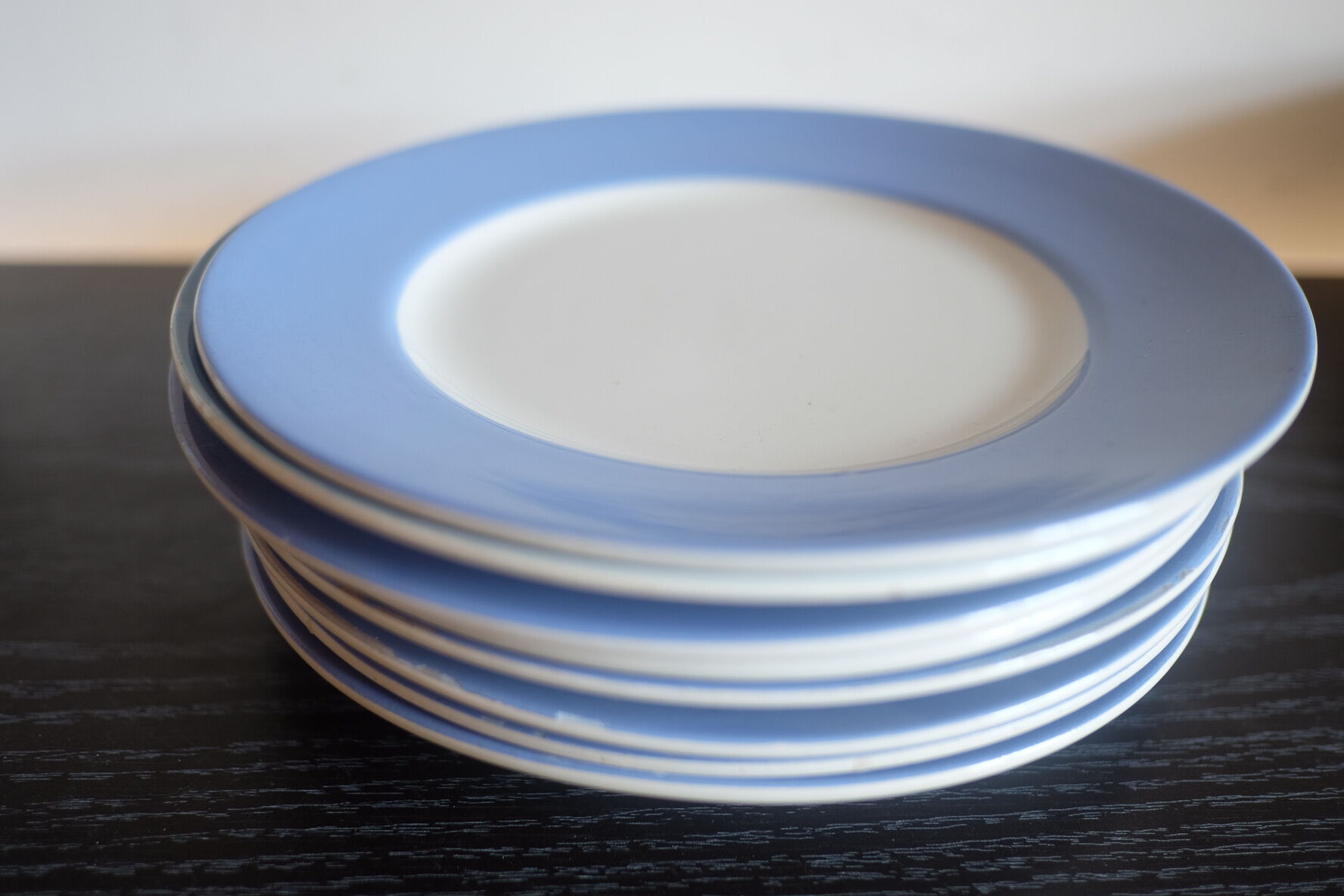 Lot d'assiettes en céramique