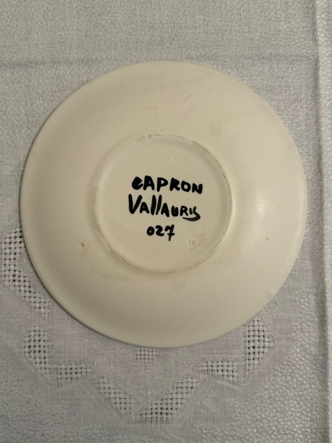 Plates and dish signed by Roger Capron, Vallauris.