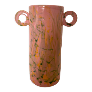 Vase en céramique rose aux anses