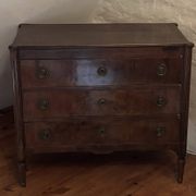 Antique commode with 3 drawers in Empire/Restoration style, with bronze corded handles.