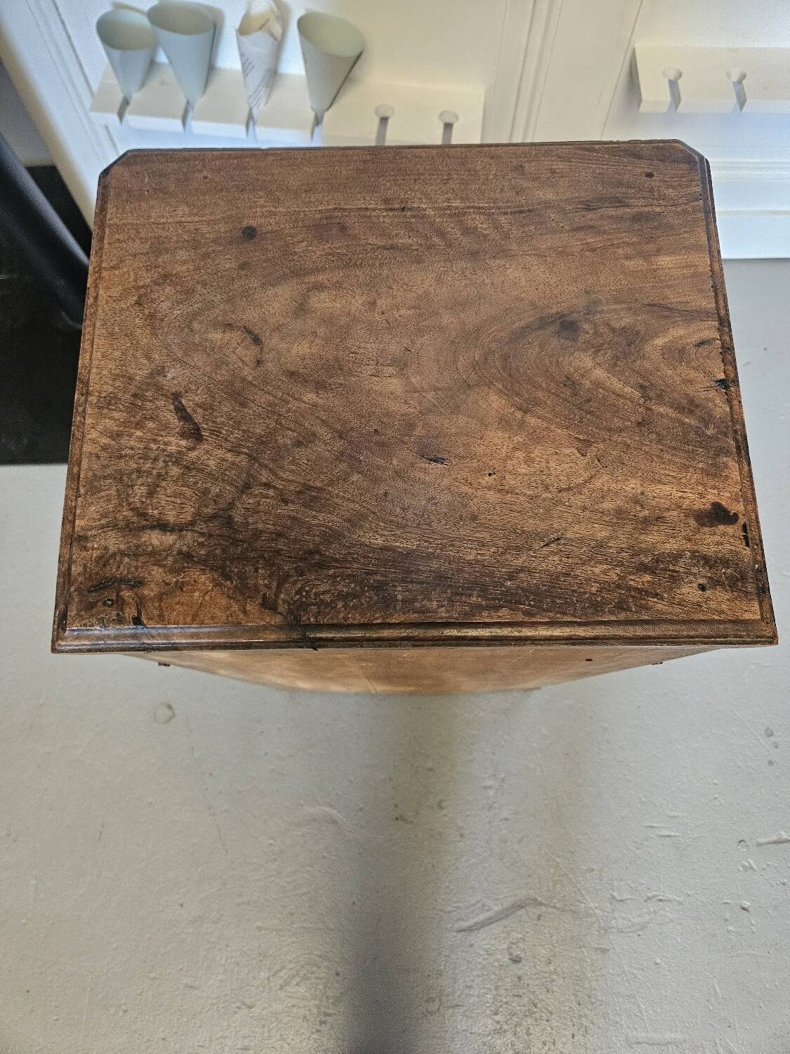 Meuble de rangement, chevet en bois massif