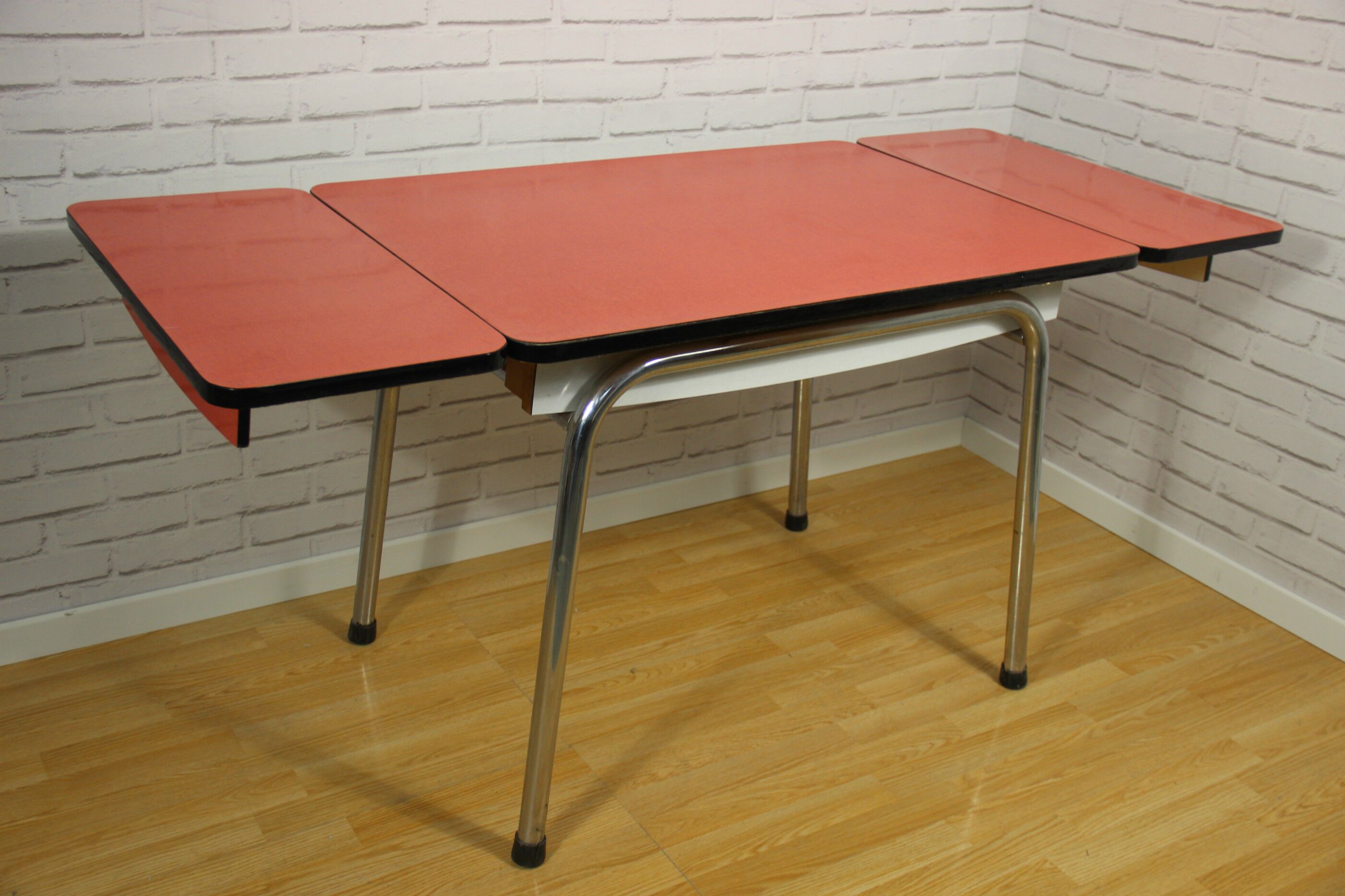 Formica  table