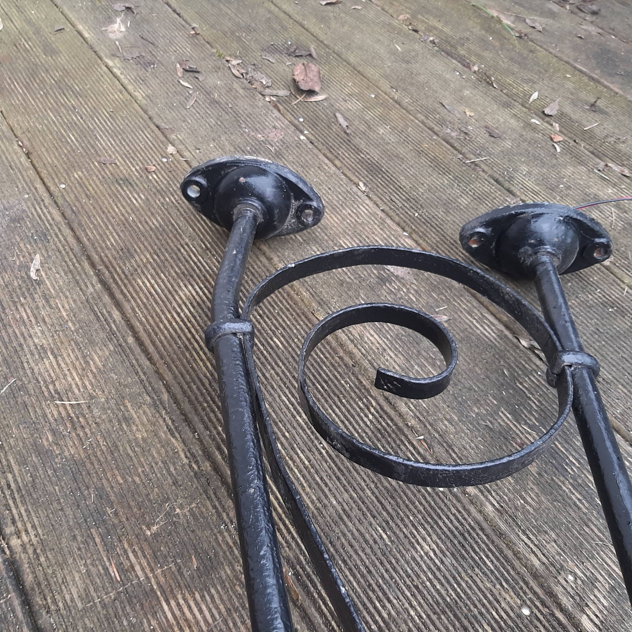 grande lampe potence en fer forgé