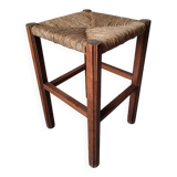 Antique campaign stool in solid wood with a straw seat.