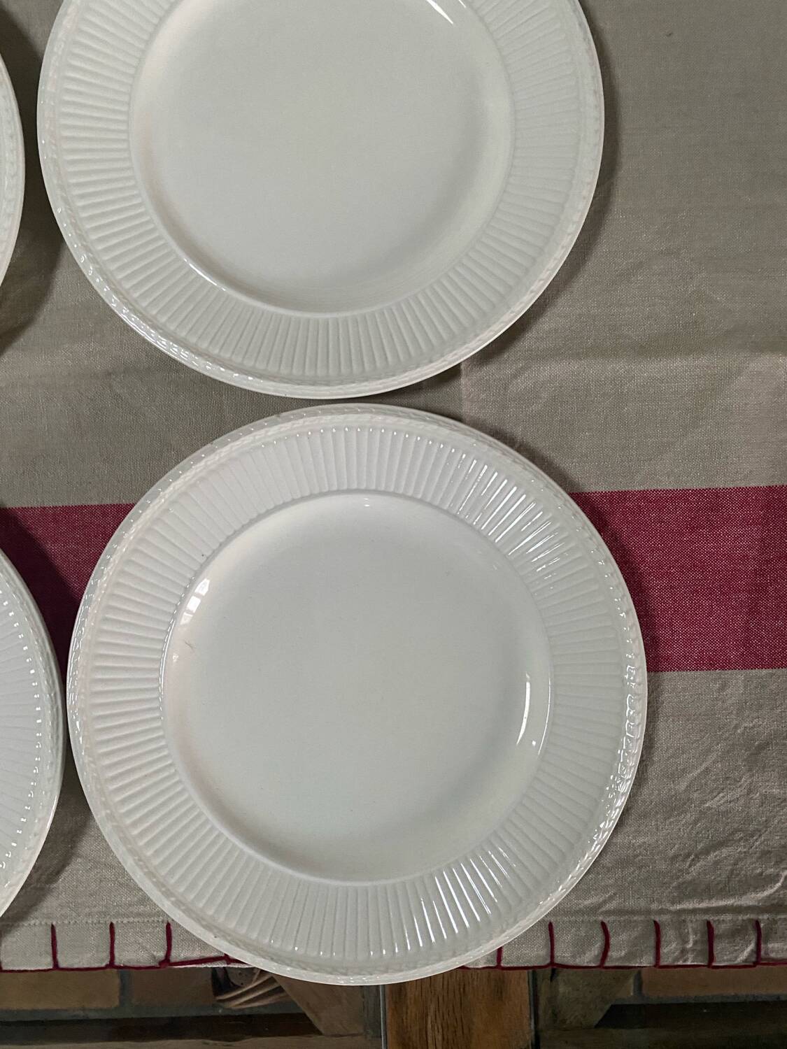 Set of 4 Wedgwood dinner plates