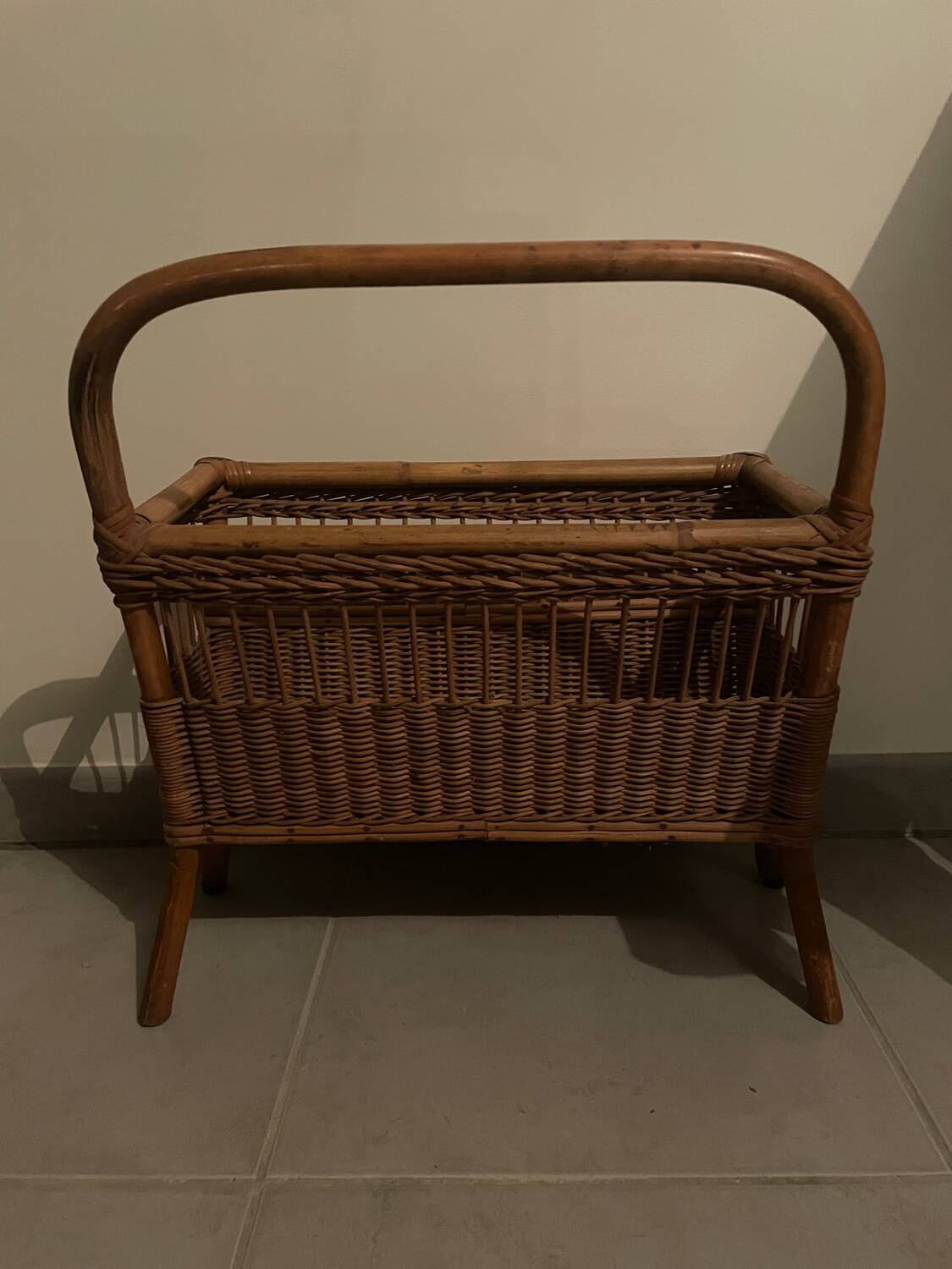 Vintage rattan magazine rack with side shelf - Bohemian style