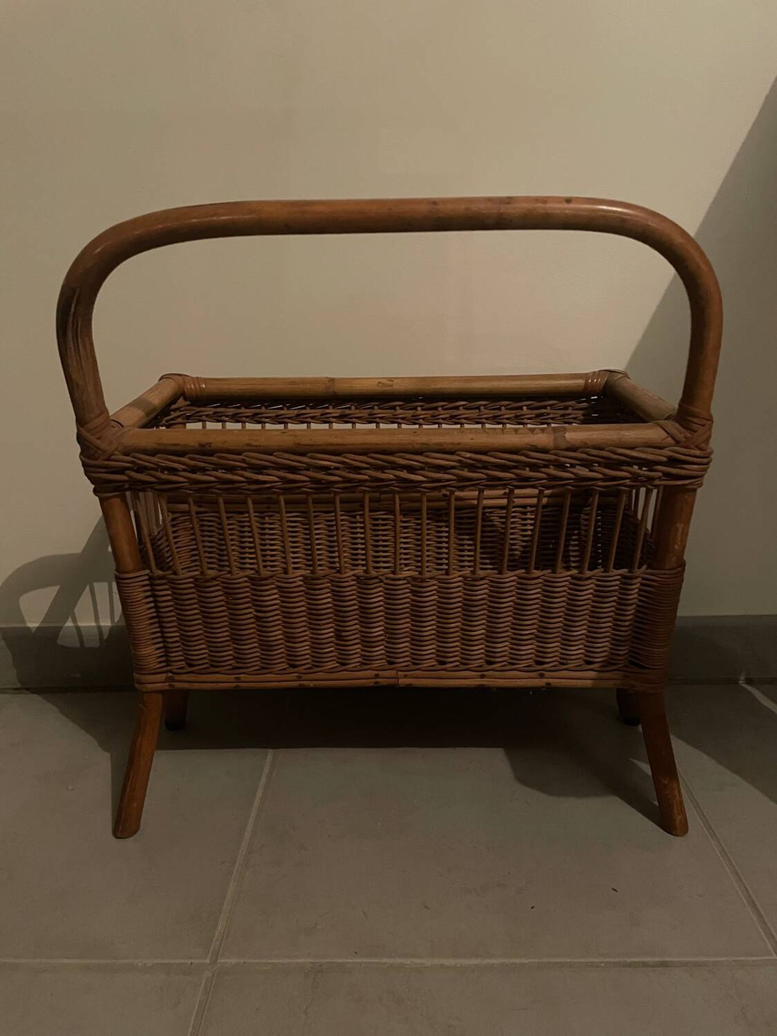 Vintage rattan magazine rack with side shelf - Bohemian style