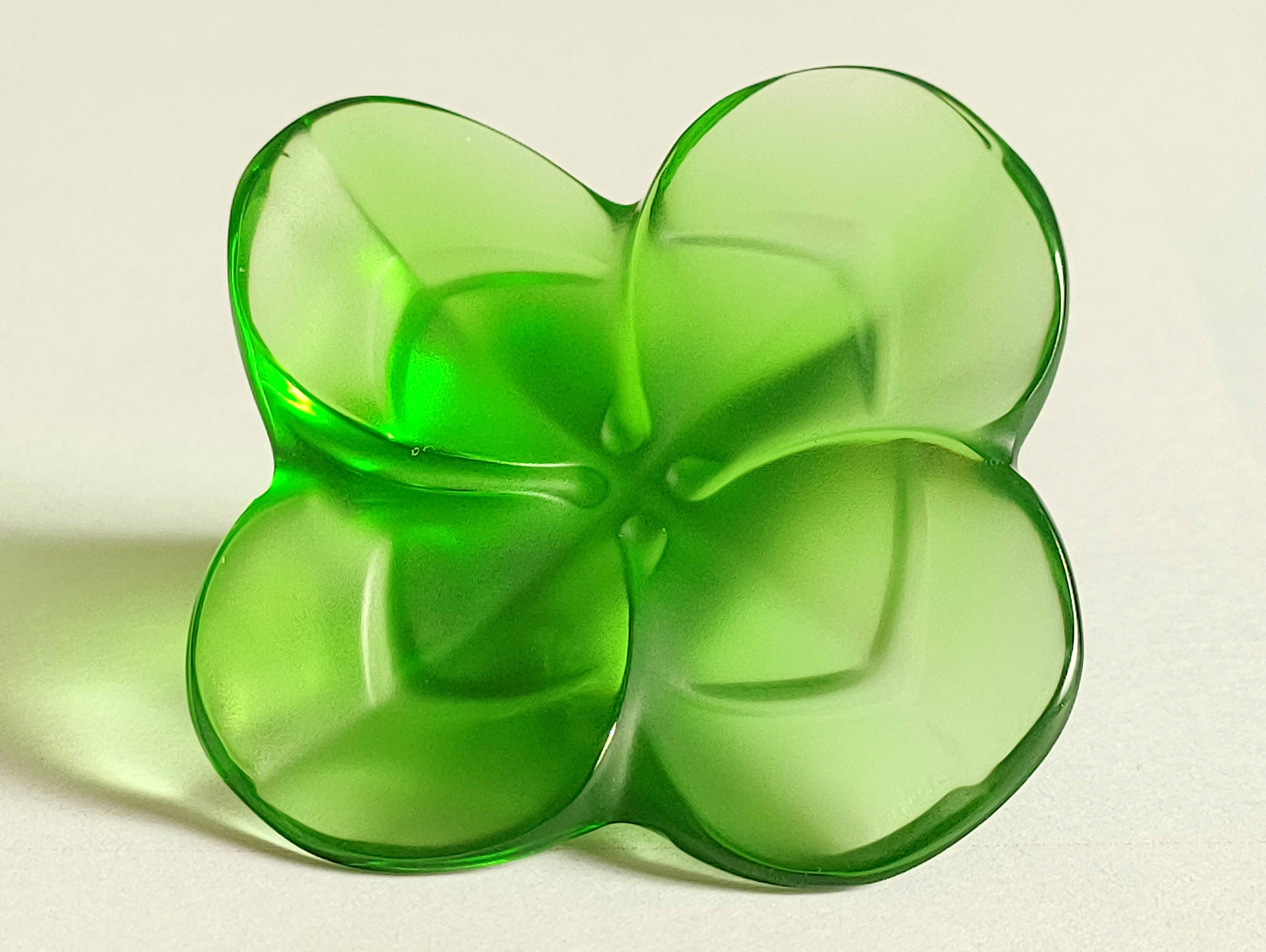 Trèfle à quatre feuilles lalique france modèle de marie-claude lalique 1994