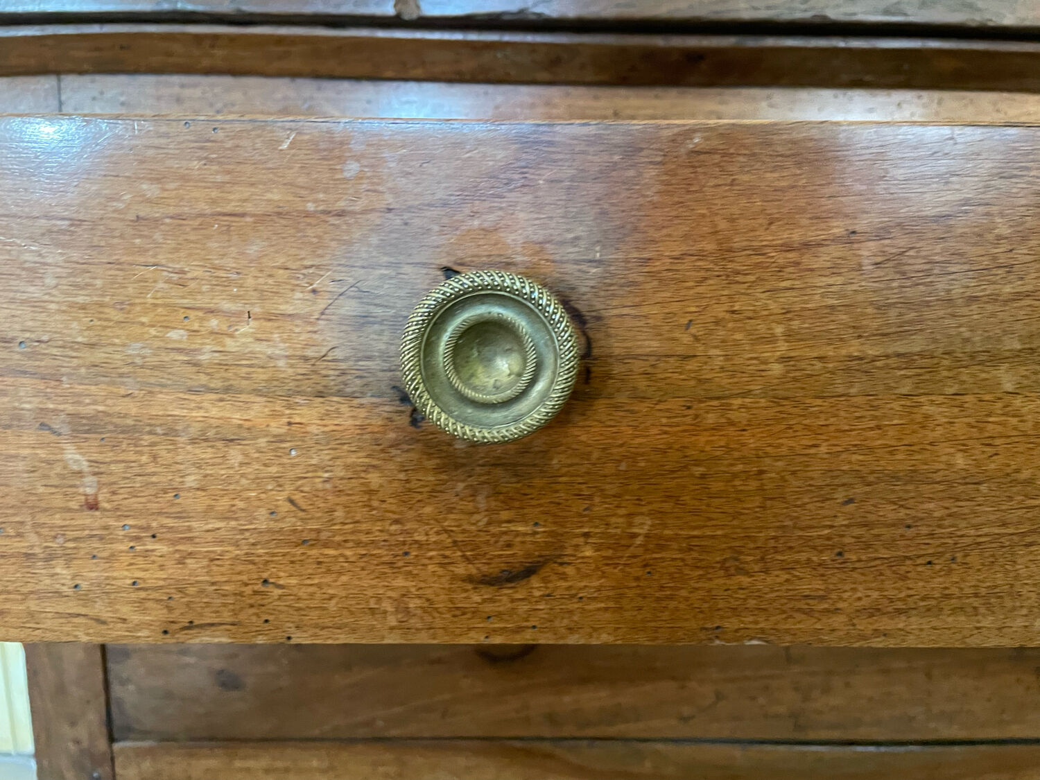 Chest of drawers in walnut and oak nineteenth