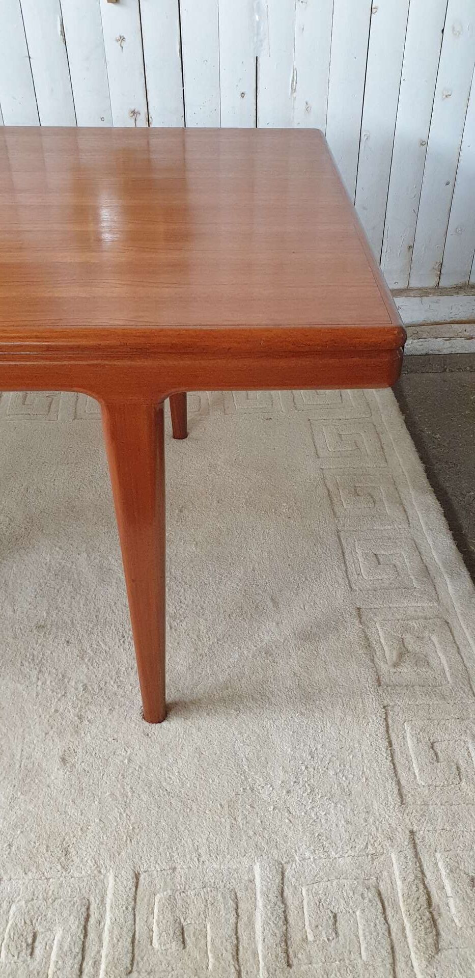 Table vintage en teck datant des années 60