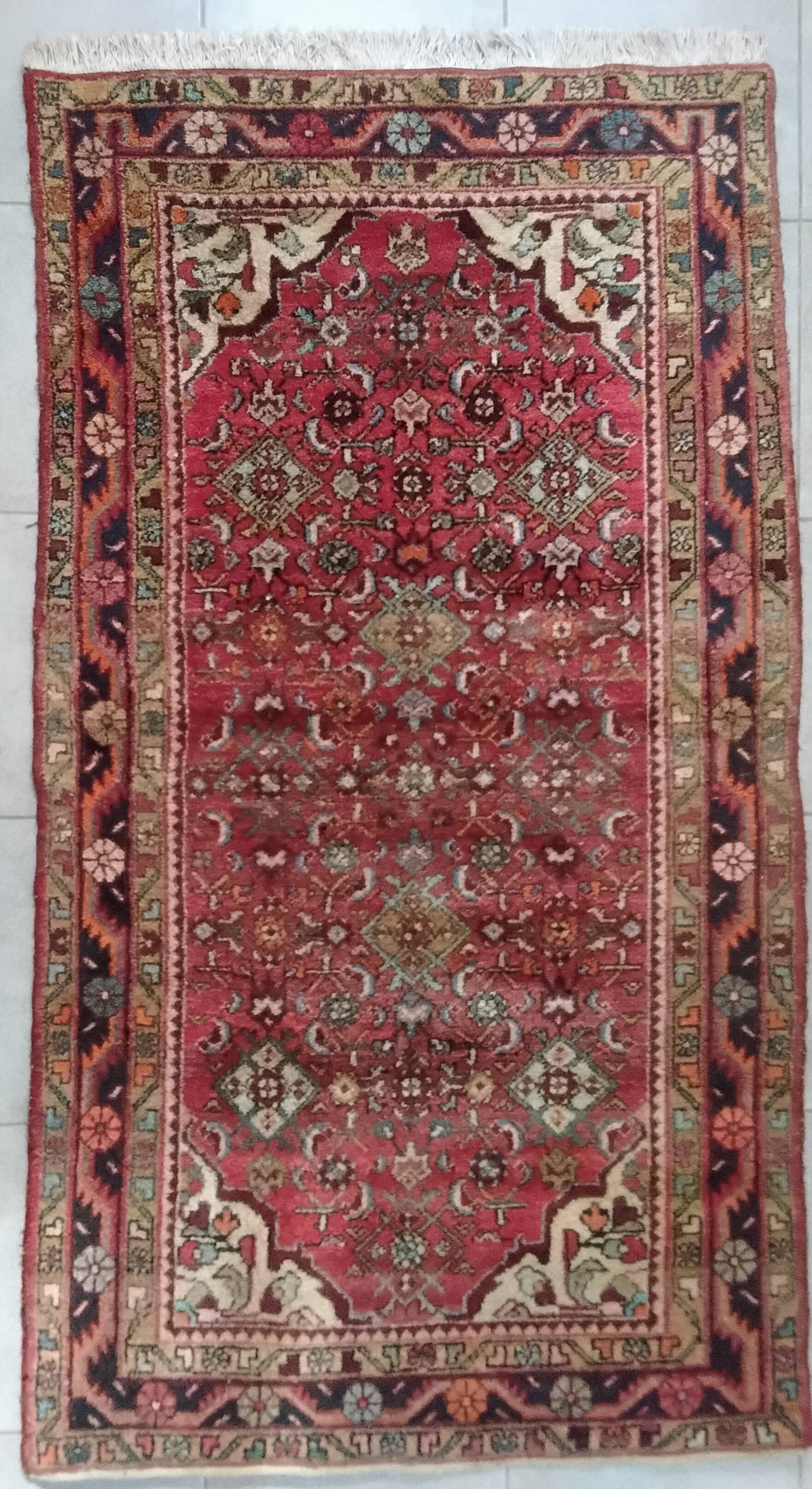 Grand Persian Carpet Hamadan – Floral "All-Over" Design – 202 x 116 cm