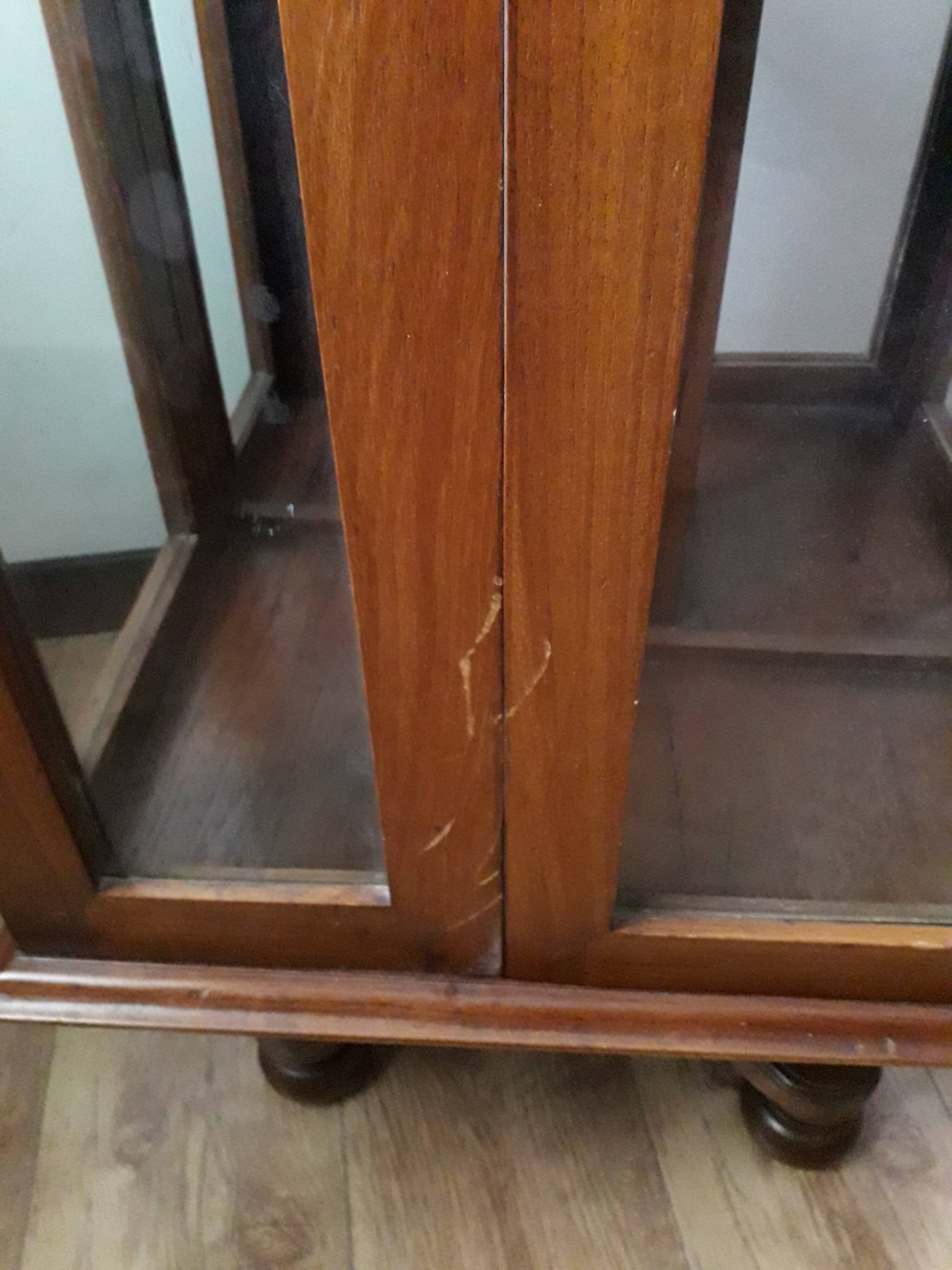 Retro rotary display case