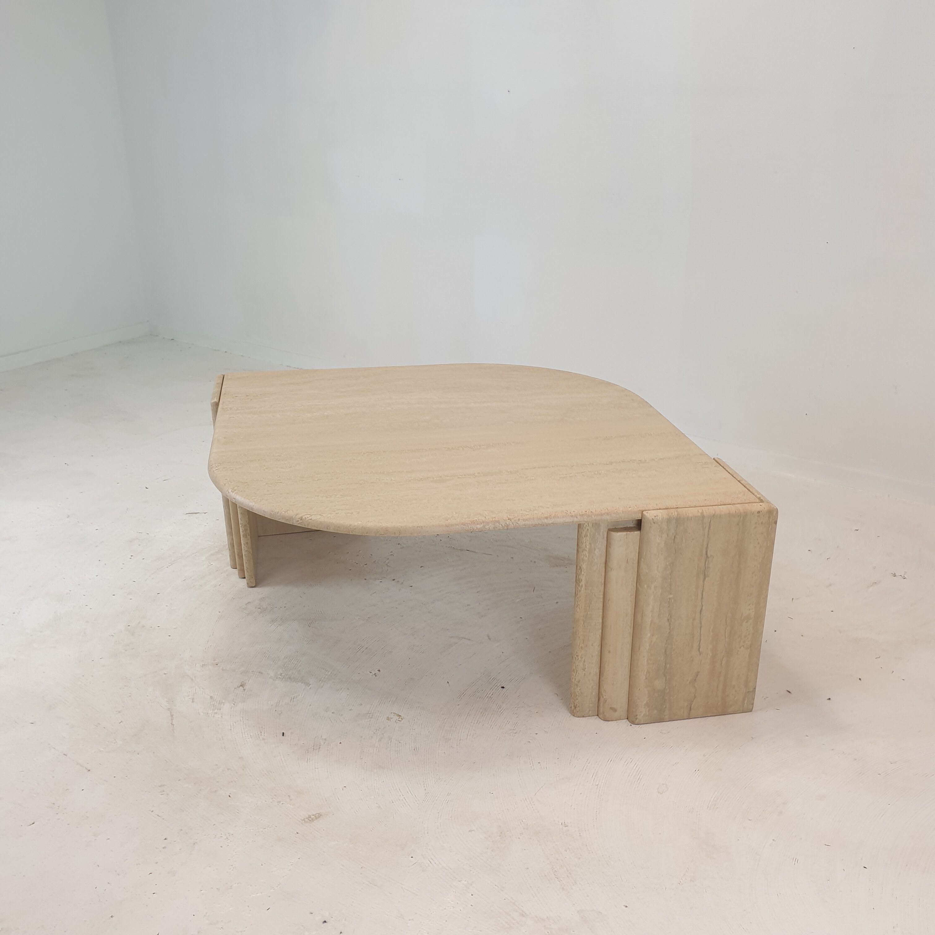 Table basse en travertin italien, années 1980