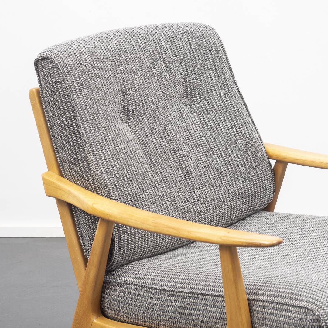 Fauteuil années 50 en merisier restauré, deux disponibles