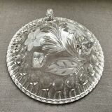 Empty glass pocket on three legs