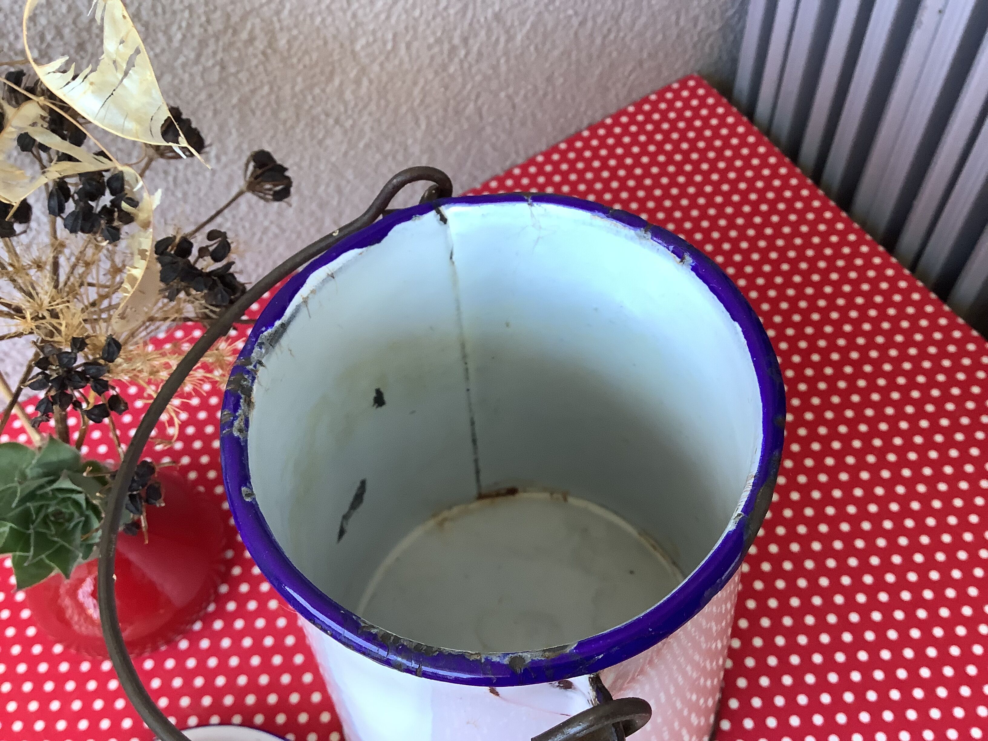 Pot à lait en tôle émaillé shabby chic