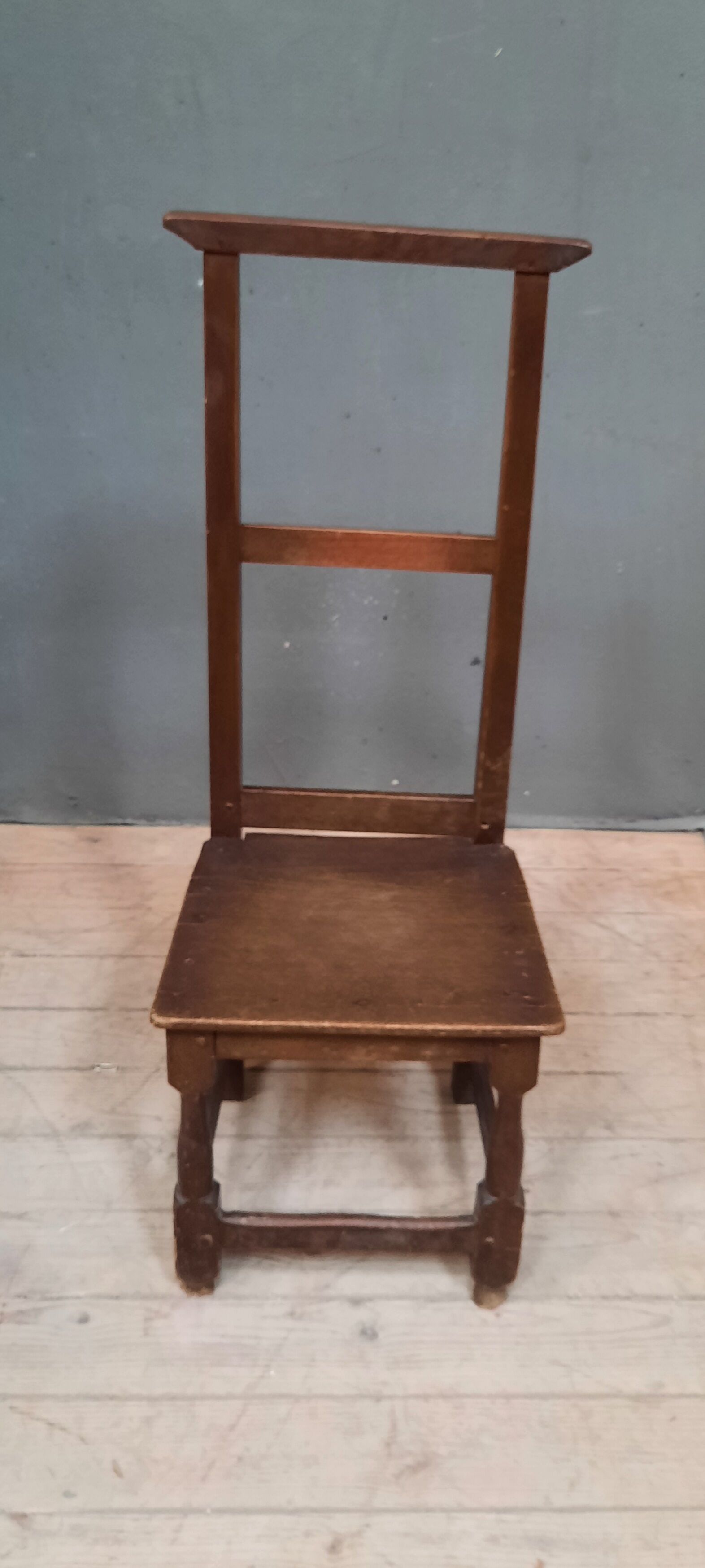 Base chair in solid chene