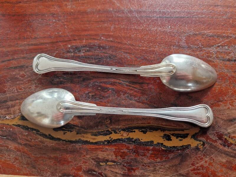 Cailar Bayard - 2 small metal coffee spoons in the violin-shaped Chinon model.