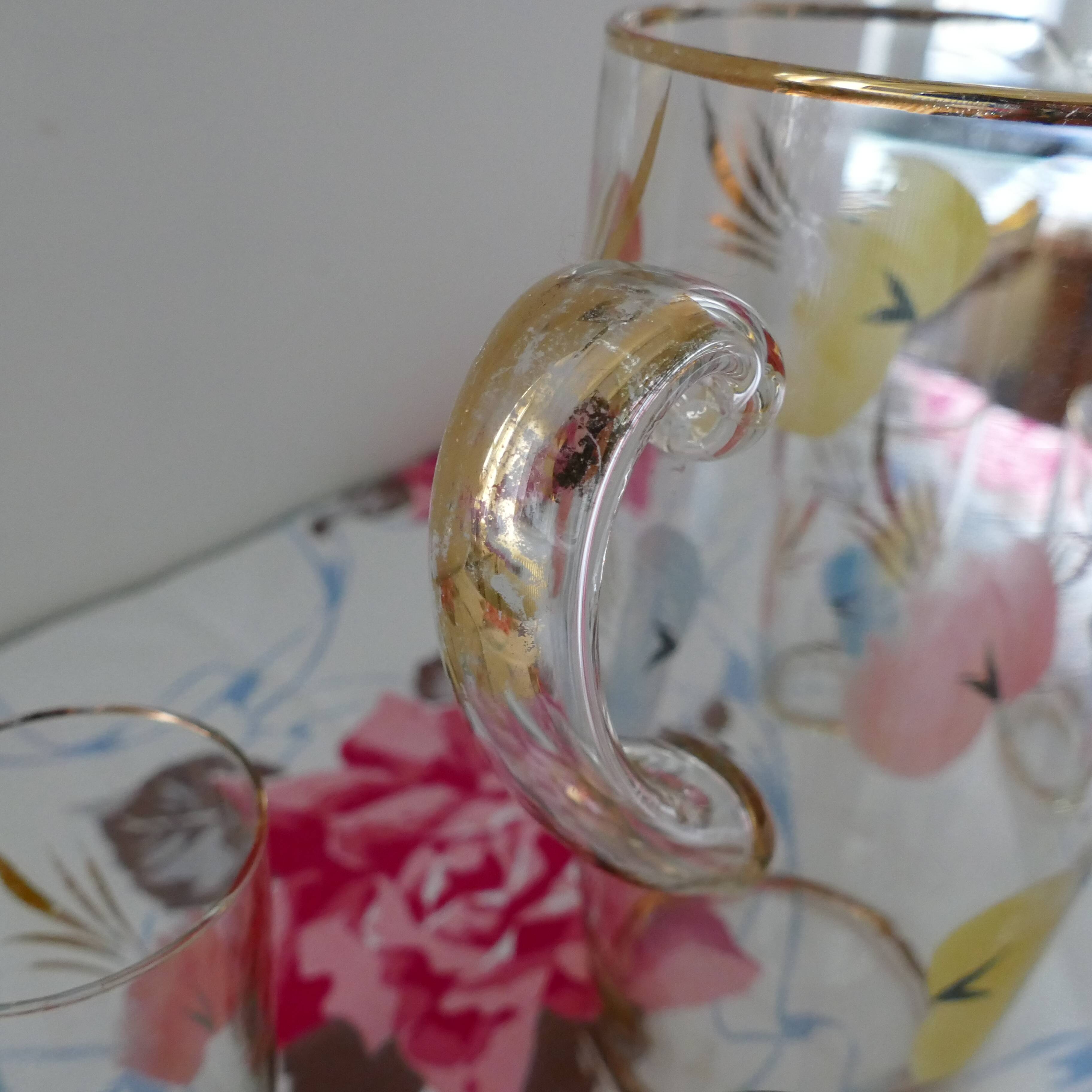 Service glasses and carafe