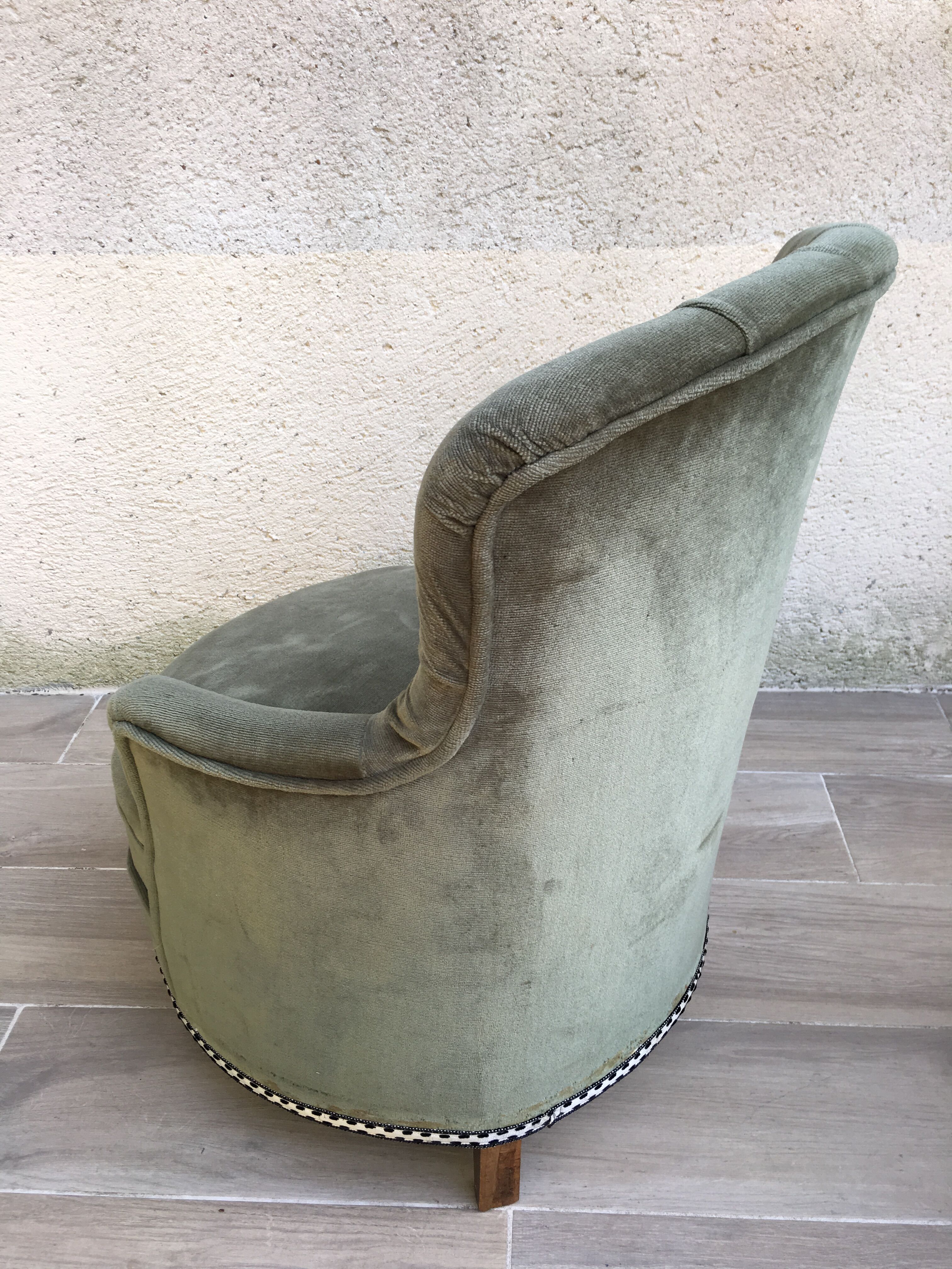 Velvet toad armchair