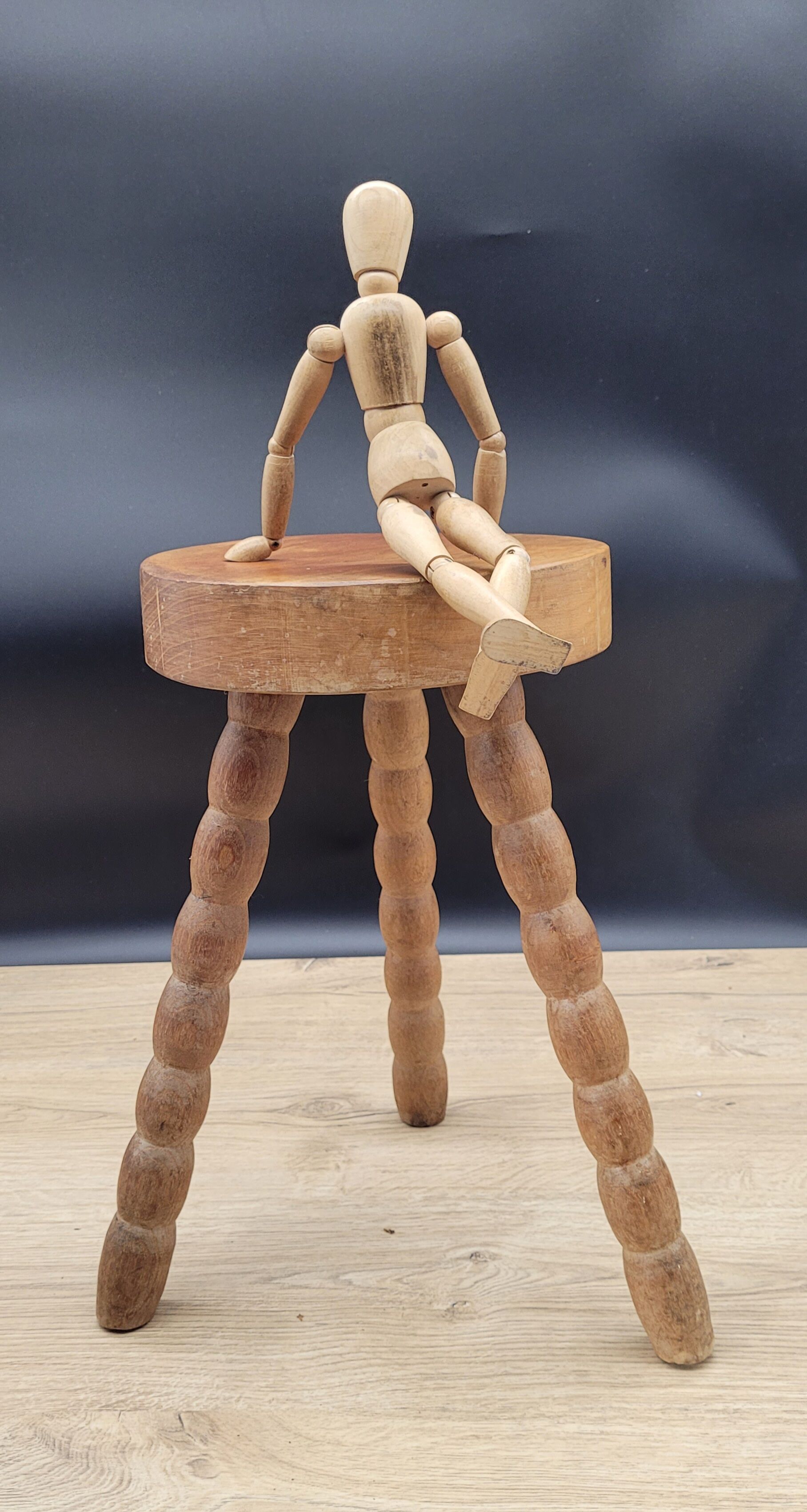 Tripod stool feet balls thick sitting