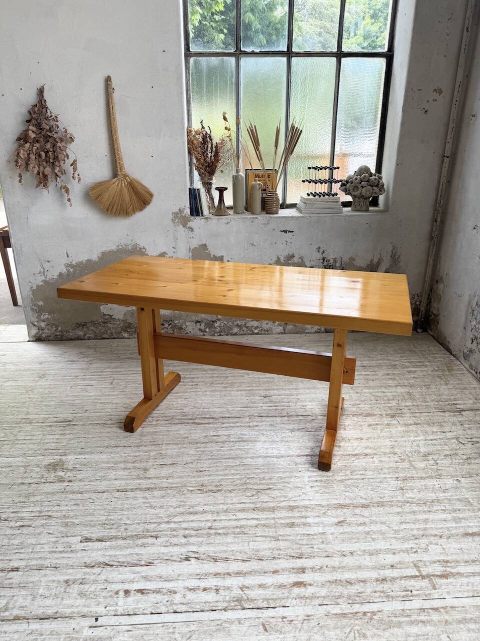 Perriand mountain furniture table 1970