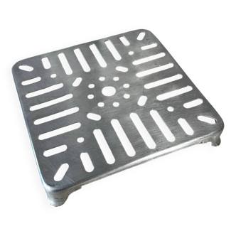 Aluminum trivet