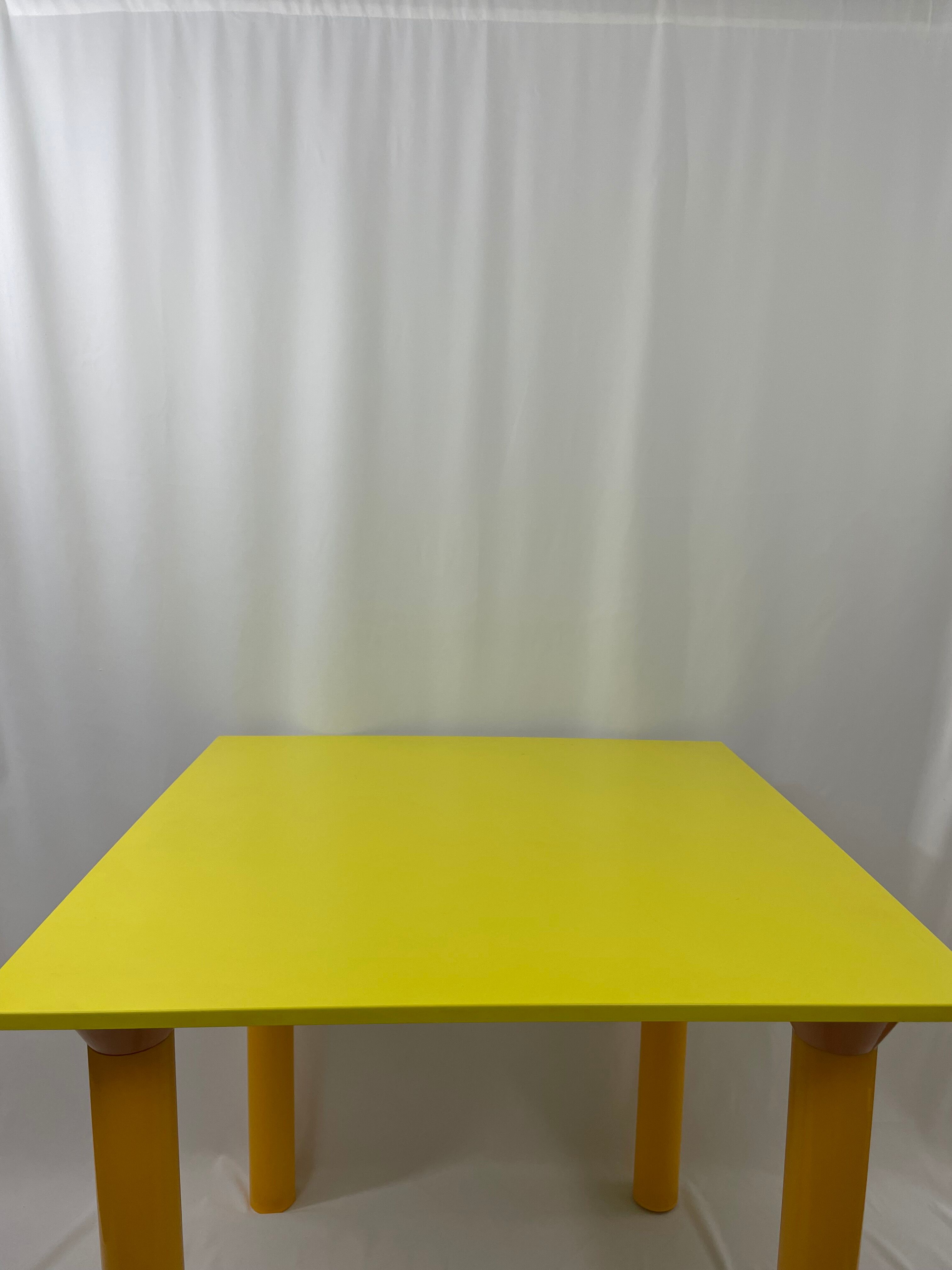 Anna Castelli Ferrieri '4300' table, 1962- Made by Kartell, Noviglio