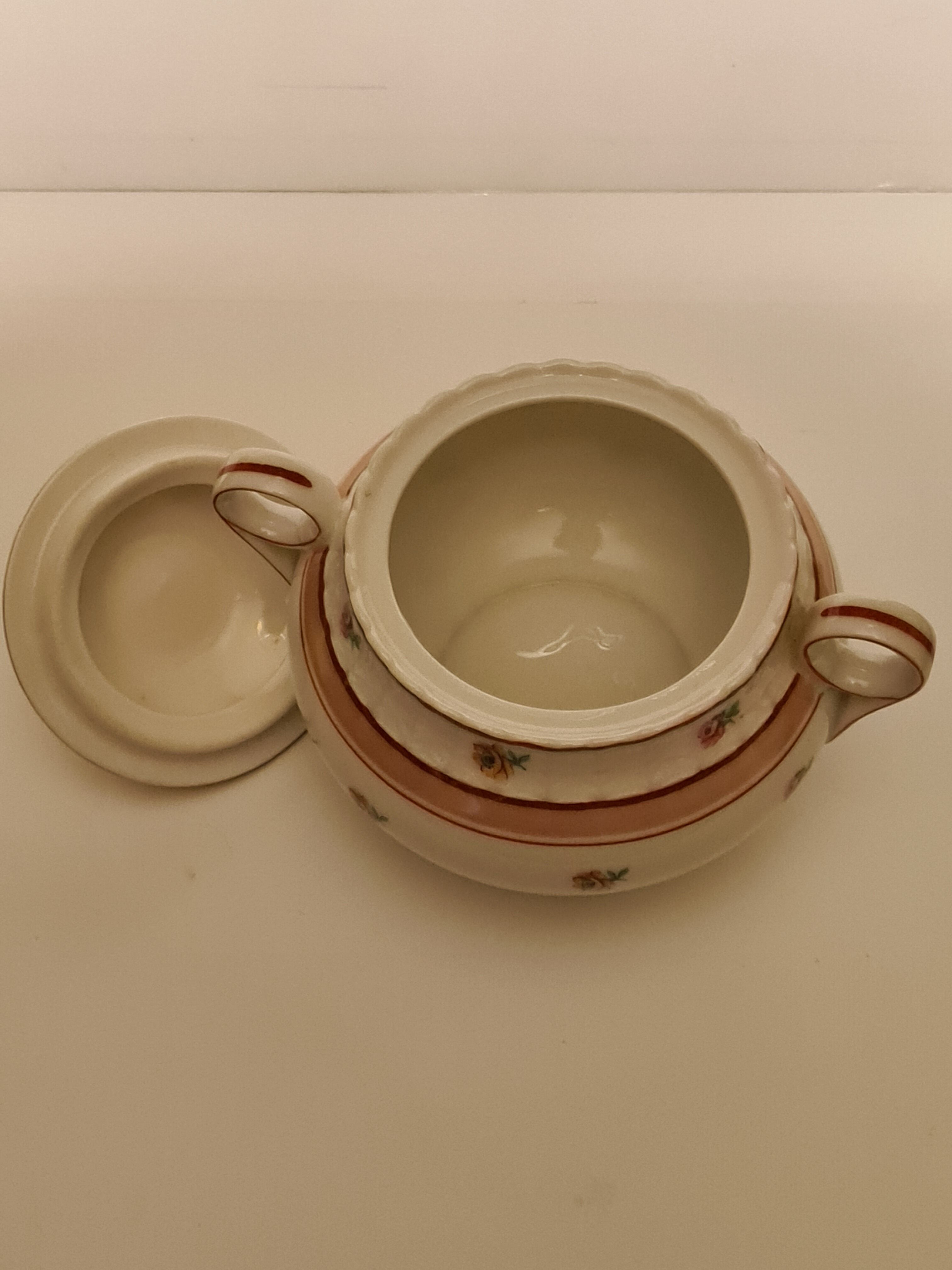 Sucrier porcelaine de Limoges B&C décor floral