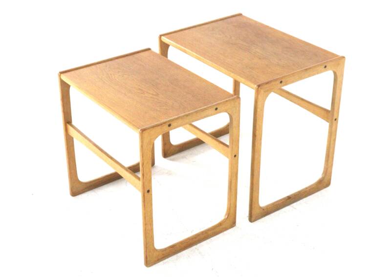 Ensemble de 2 tables gigognes en chêne - design danois - moderne du milieu du siècle