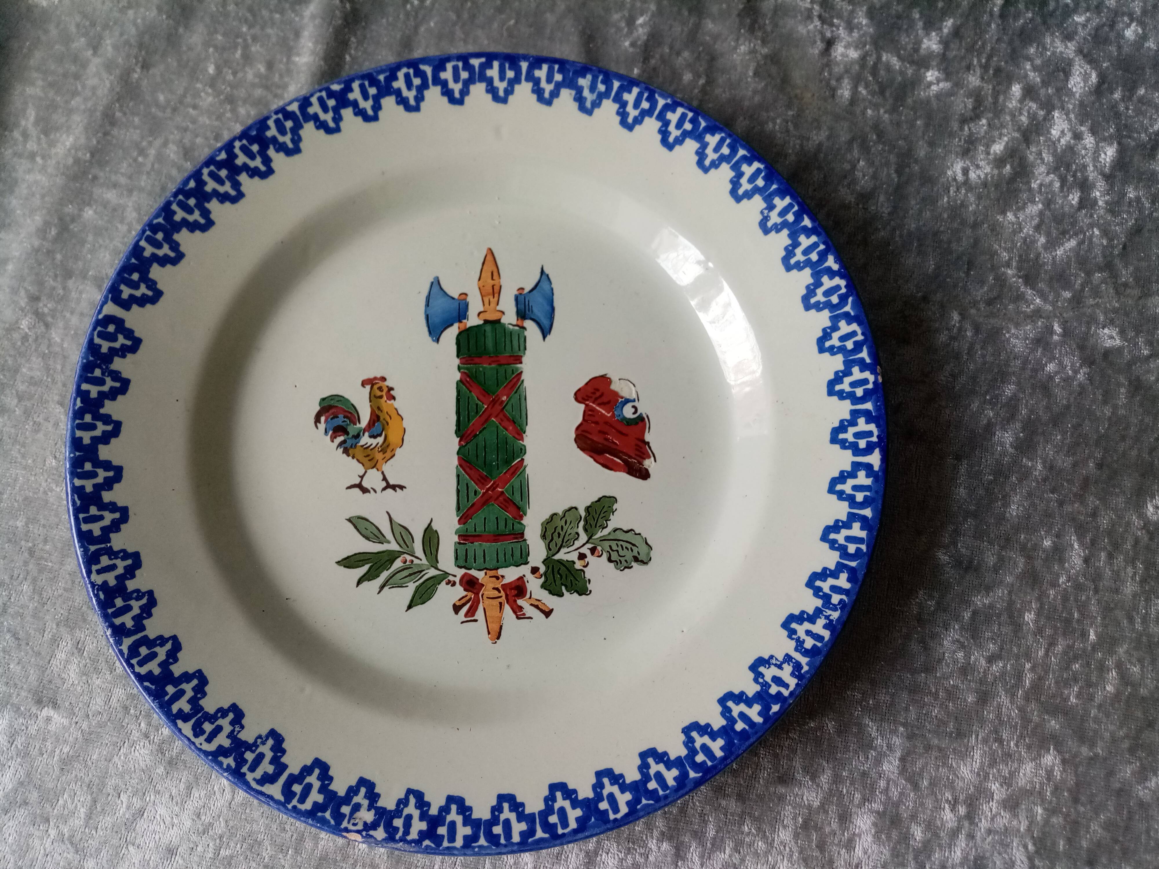 Decorative plate in 18th century Saint Clement earthenware with revolutionary decoration