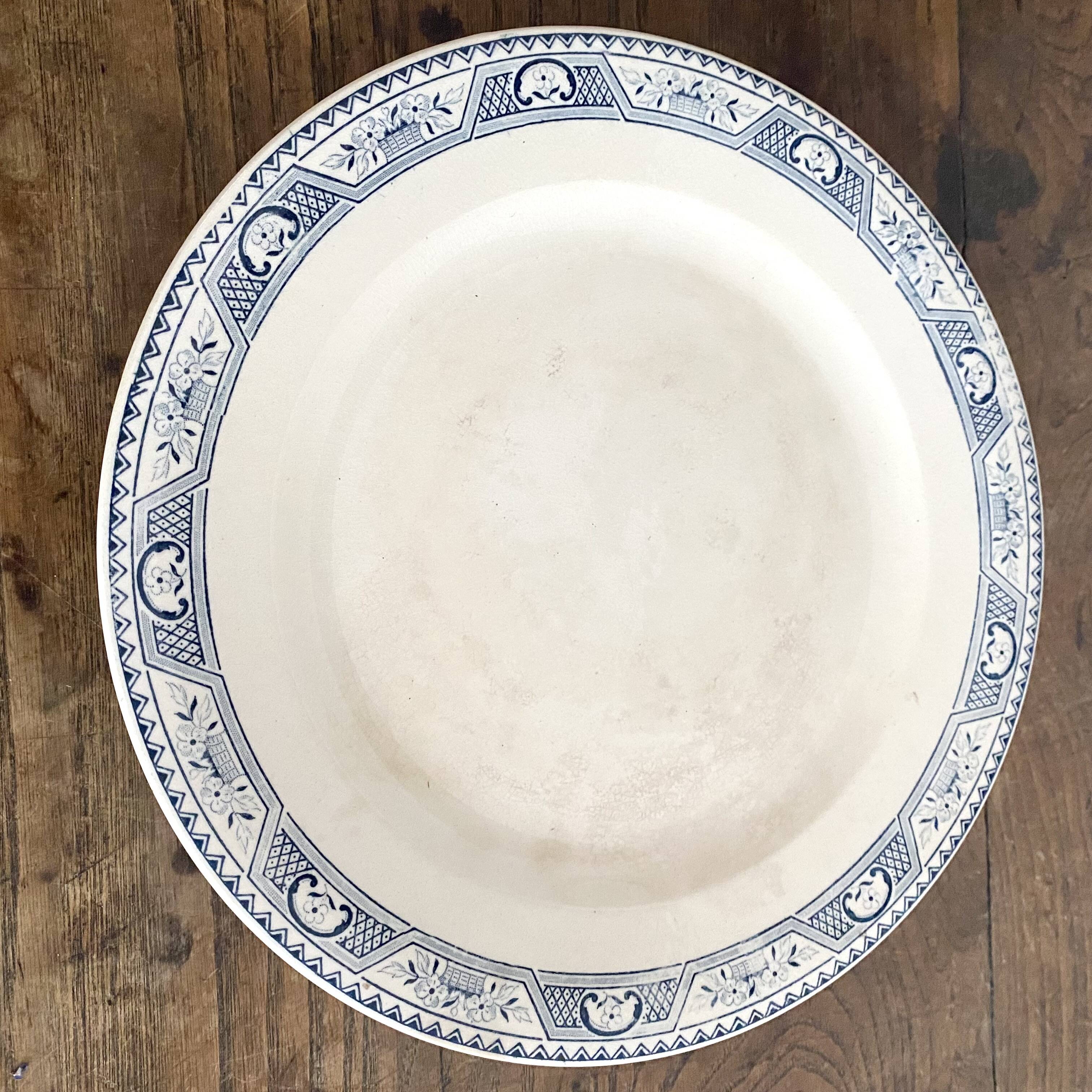 Salins ironstone footed dish 24.5 cm
