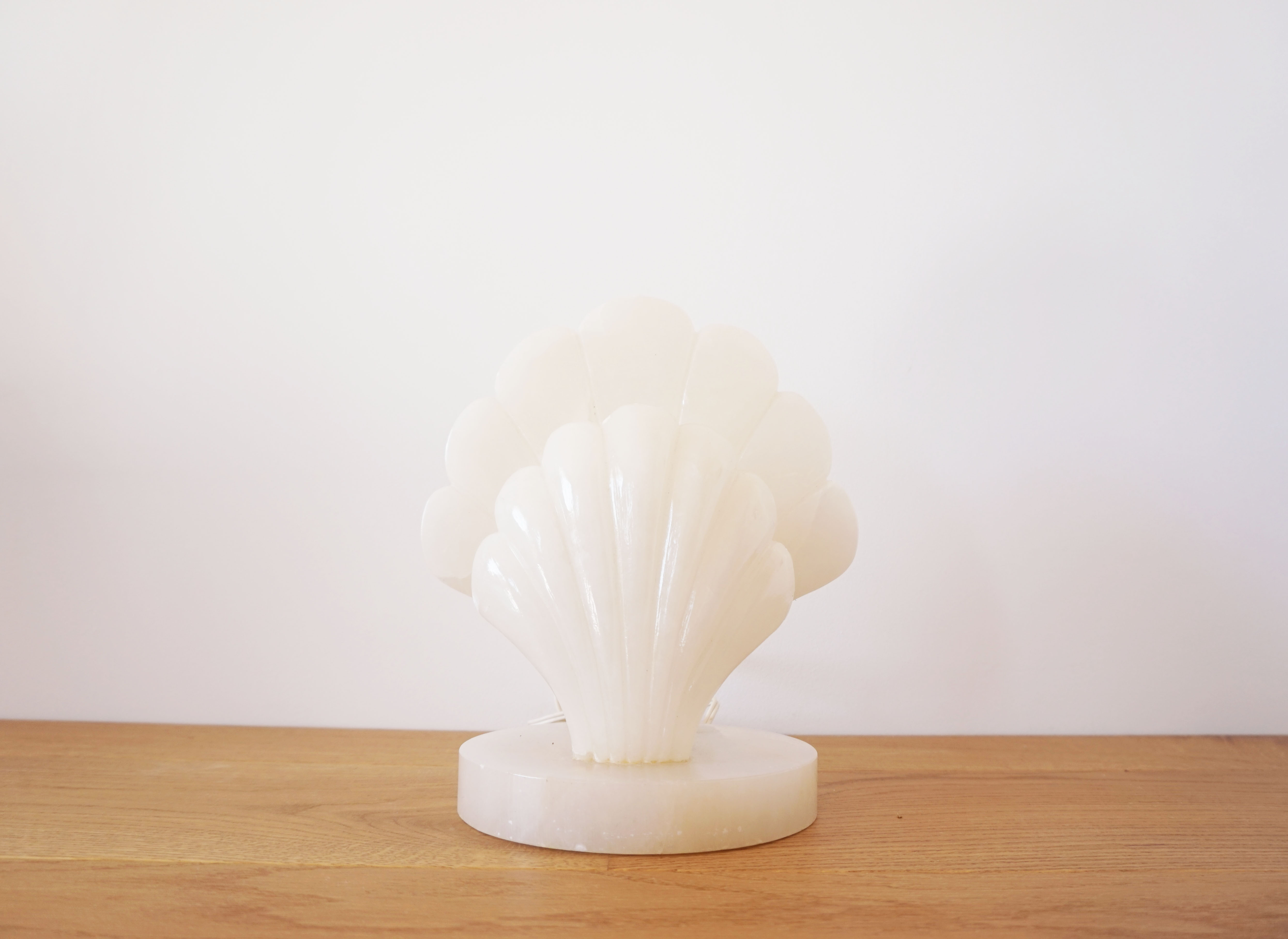 Alabaster shell lamp
