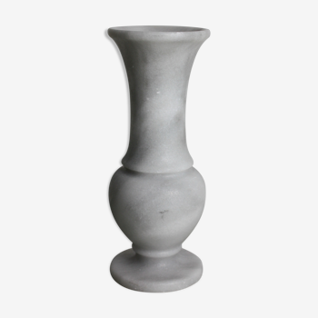 Vase en marbre gris