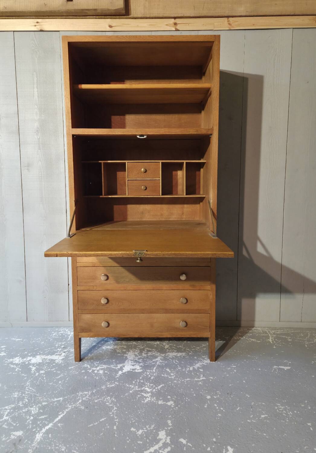 Oak secretary