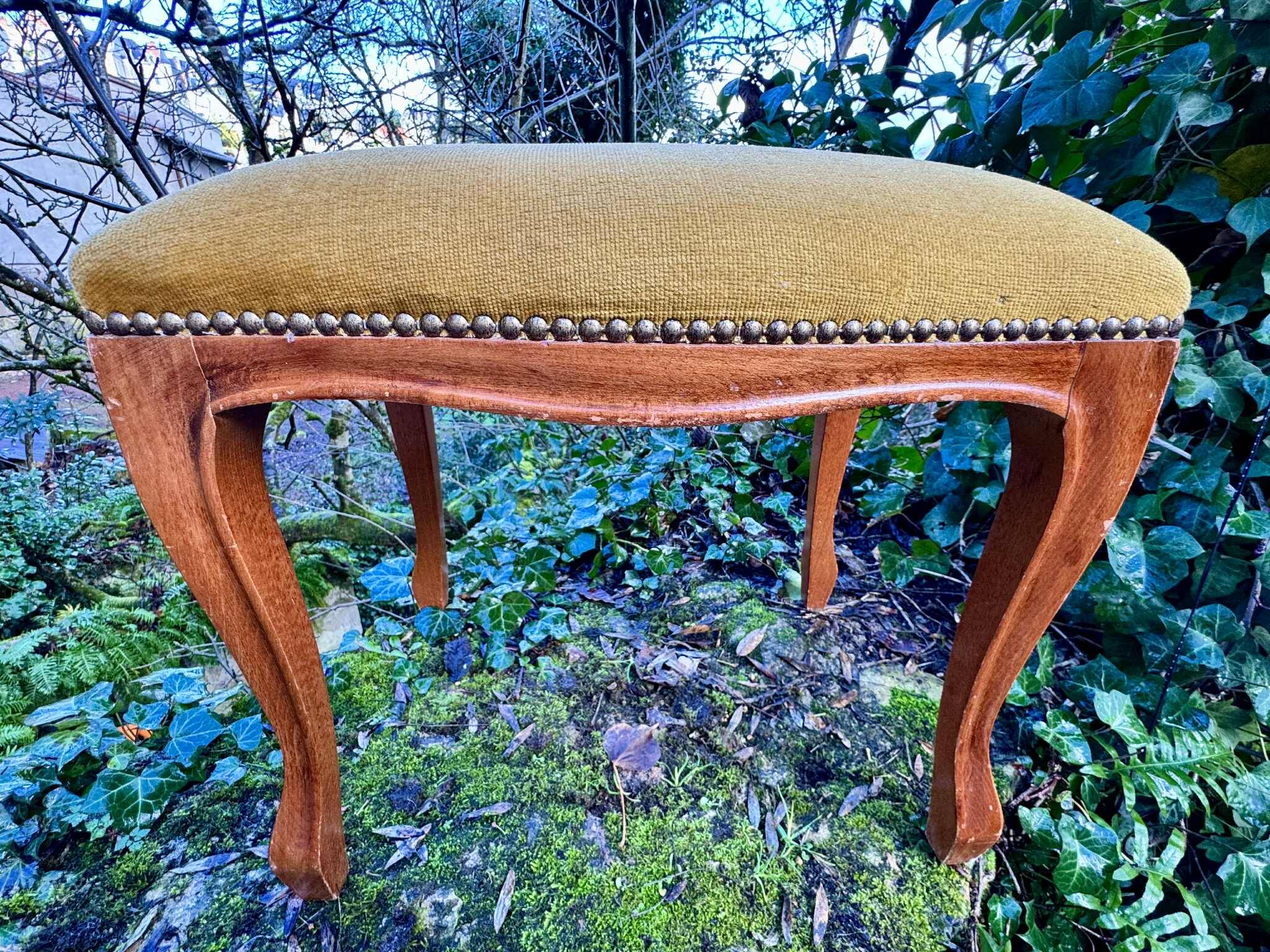 Large studded footrest in Louis XV style