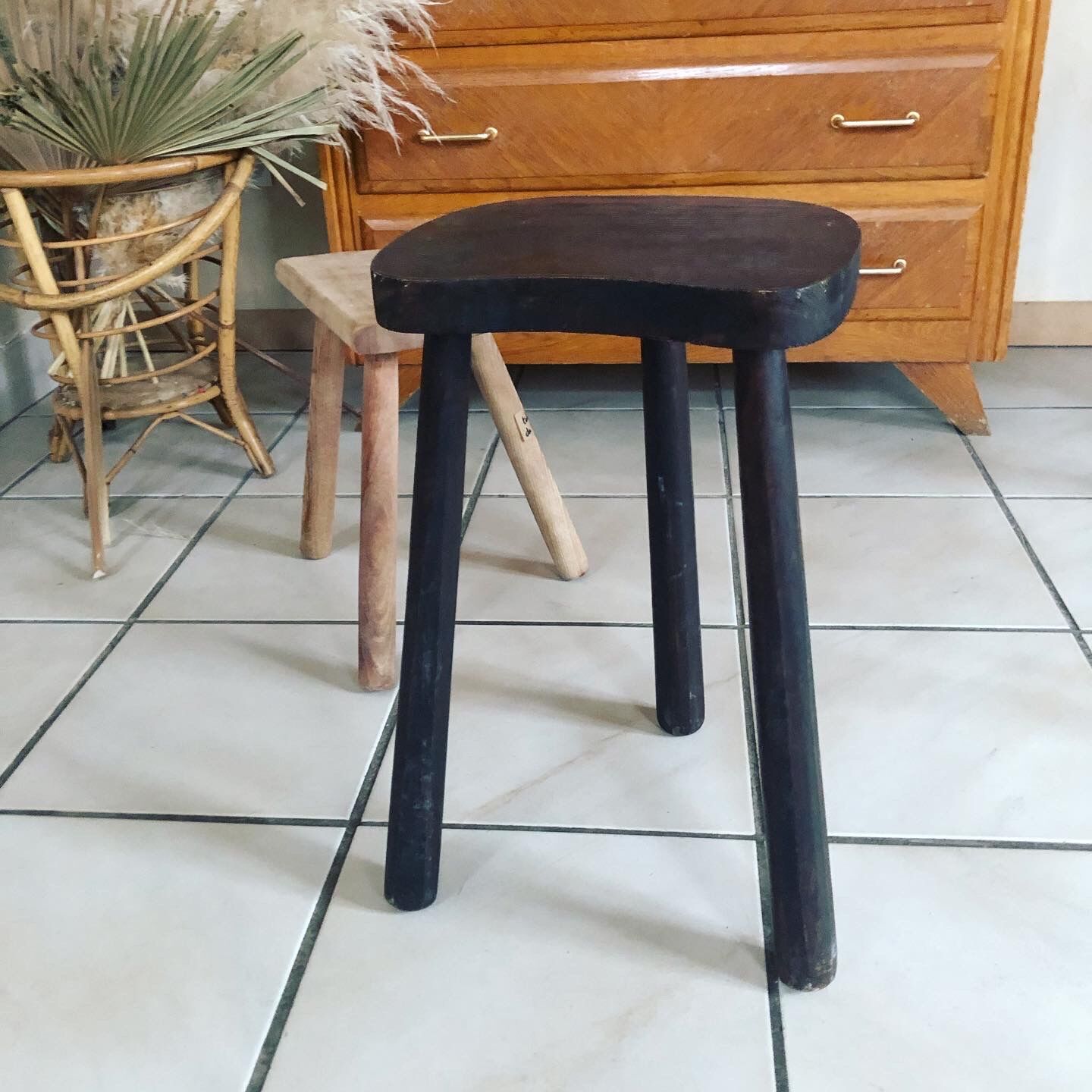 Tripod stool