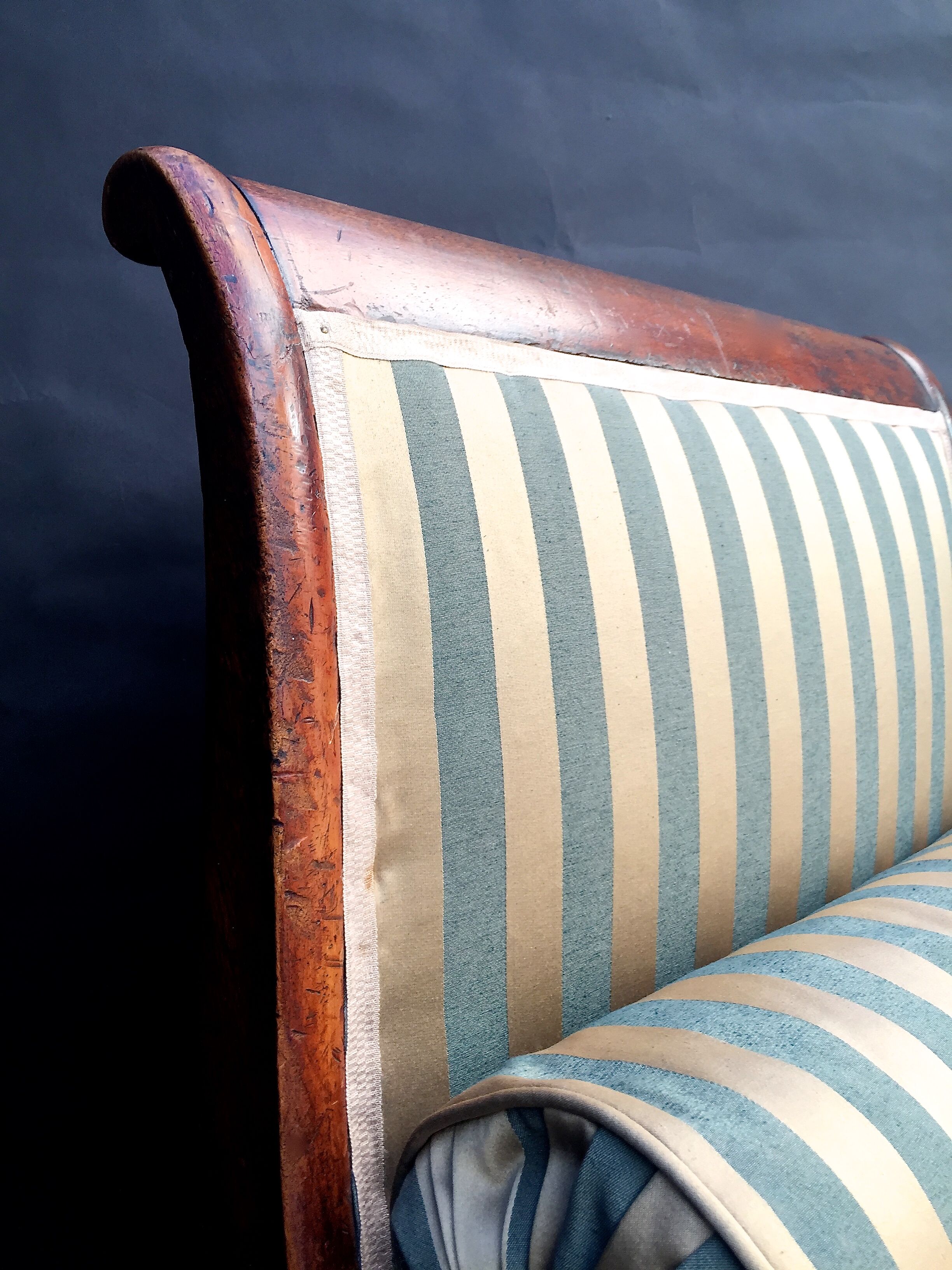 Walnut recamier bench Napoleon III daybed mid-nineteenth century