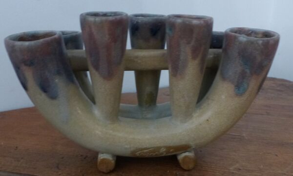 Paire de bougeoirs en grès signés Greber