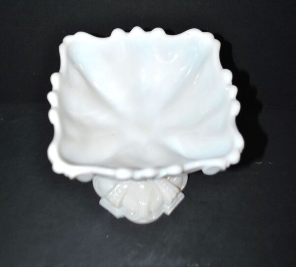 Opaline de Vallerysthal coupe calice art nouveau 1910 opaline blanche H16cm