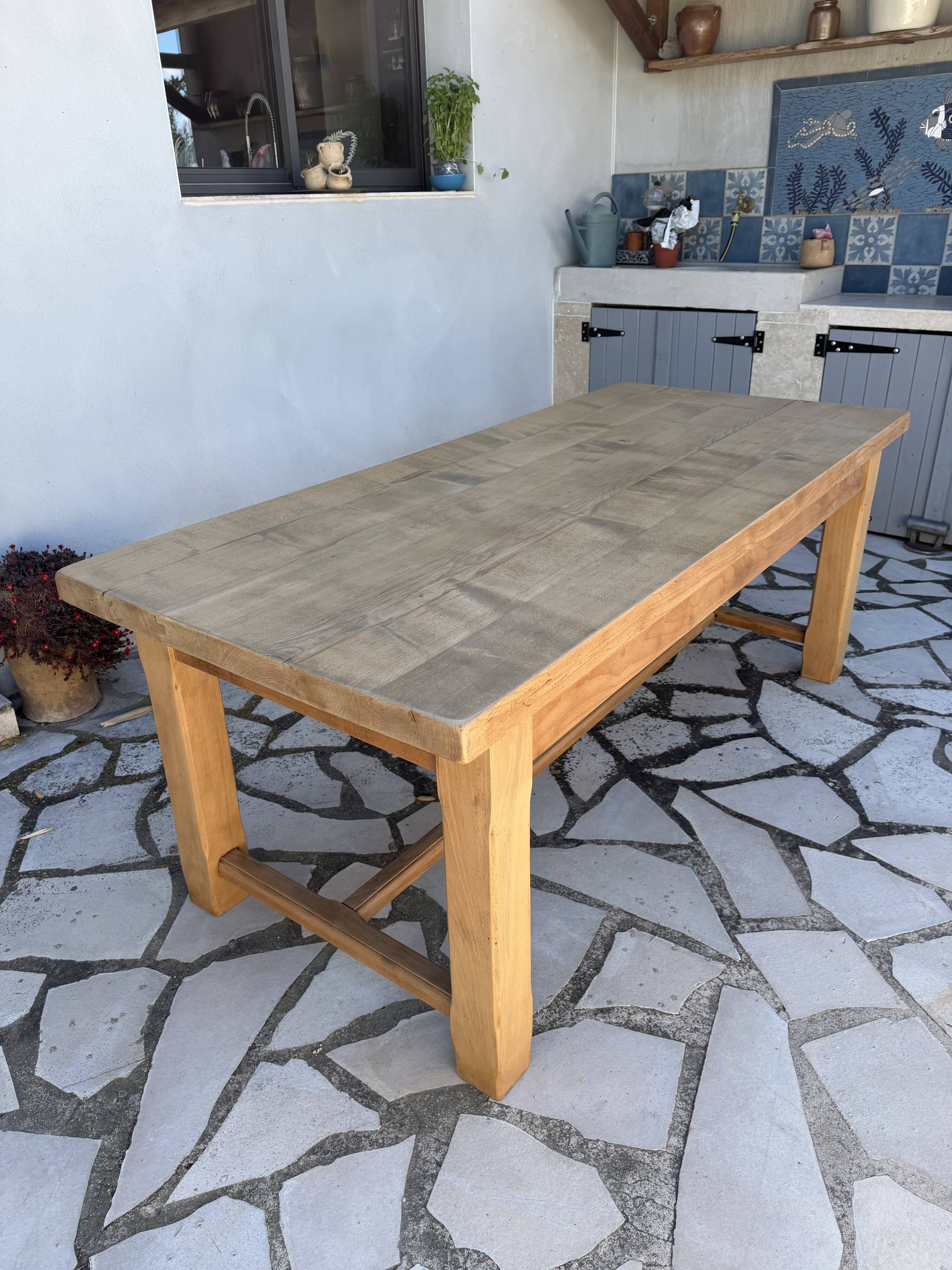 Farm table