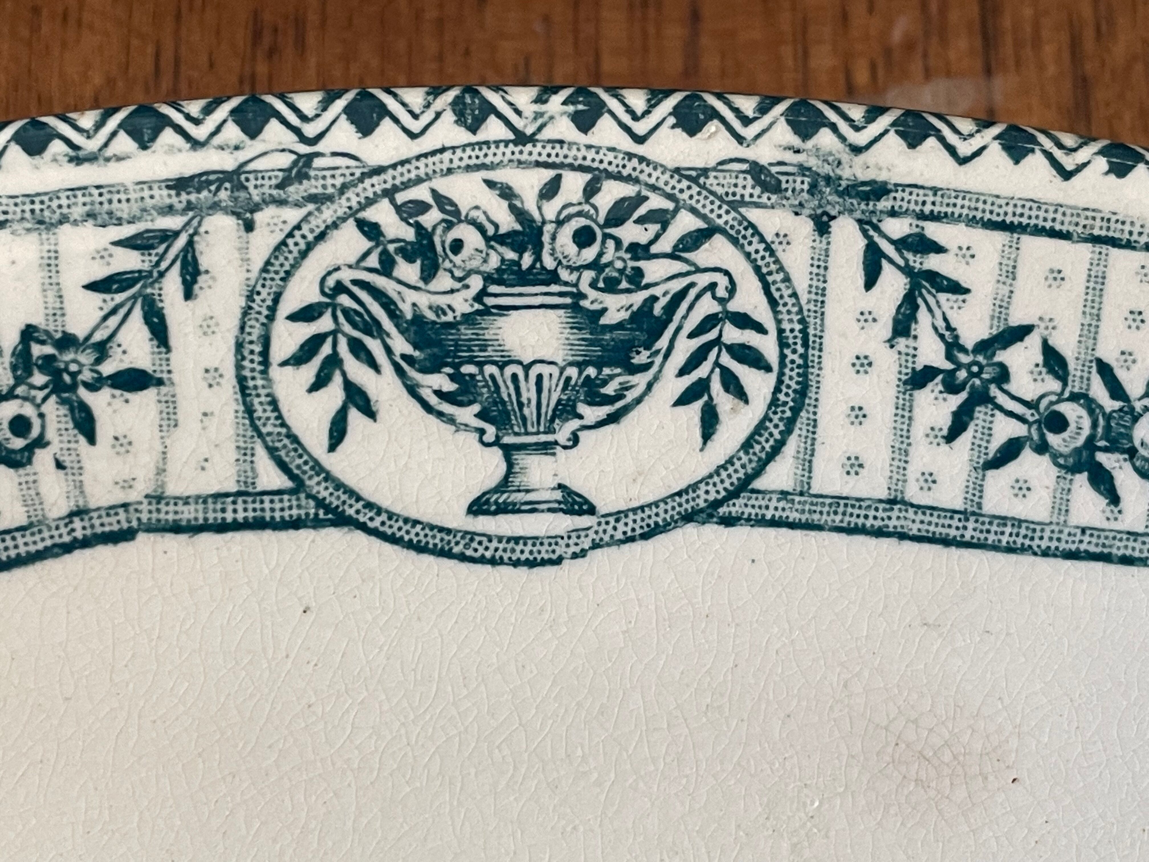 Lot of dishes iron earth Salins model directoire