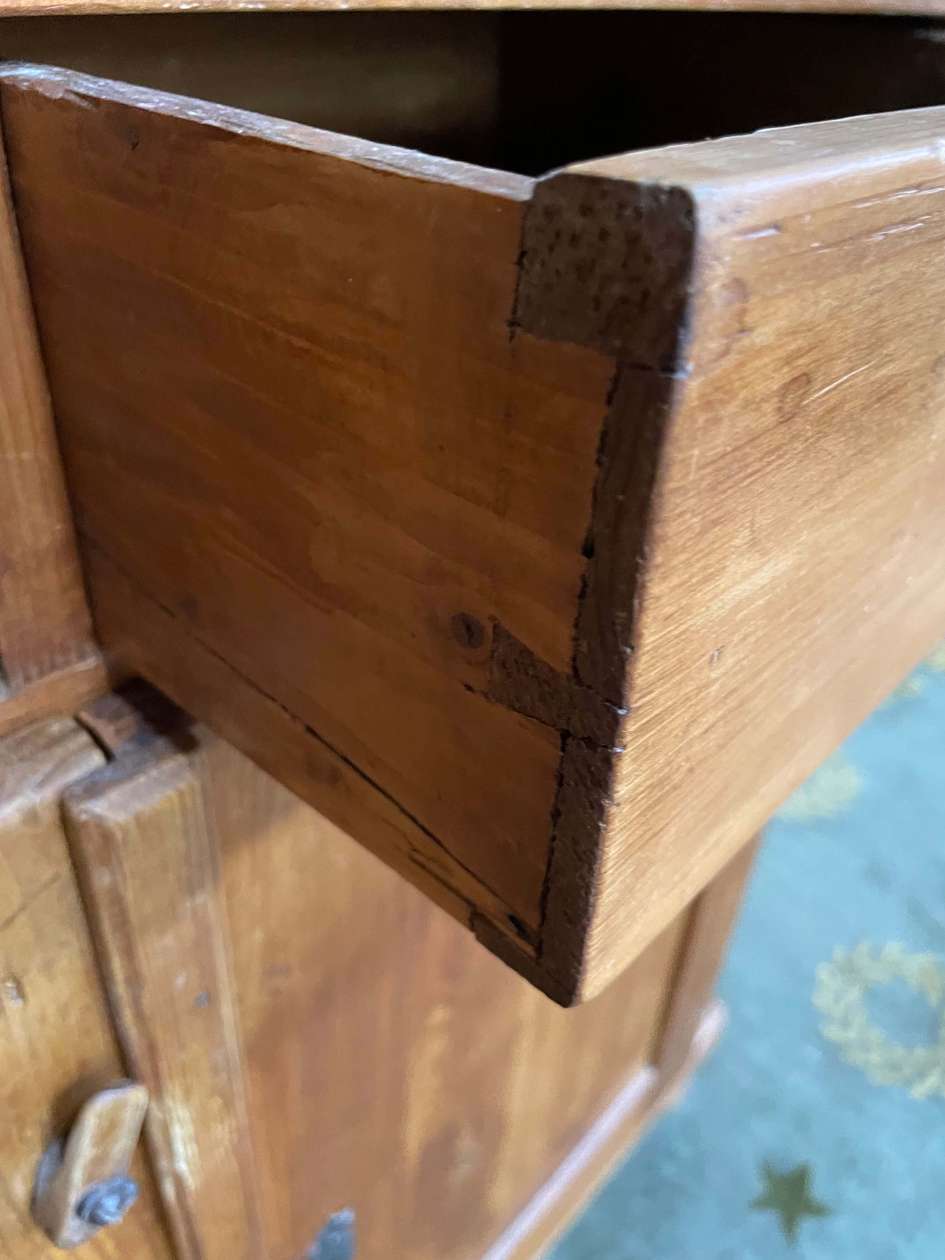 Buffet two bodies in fir 1900