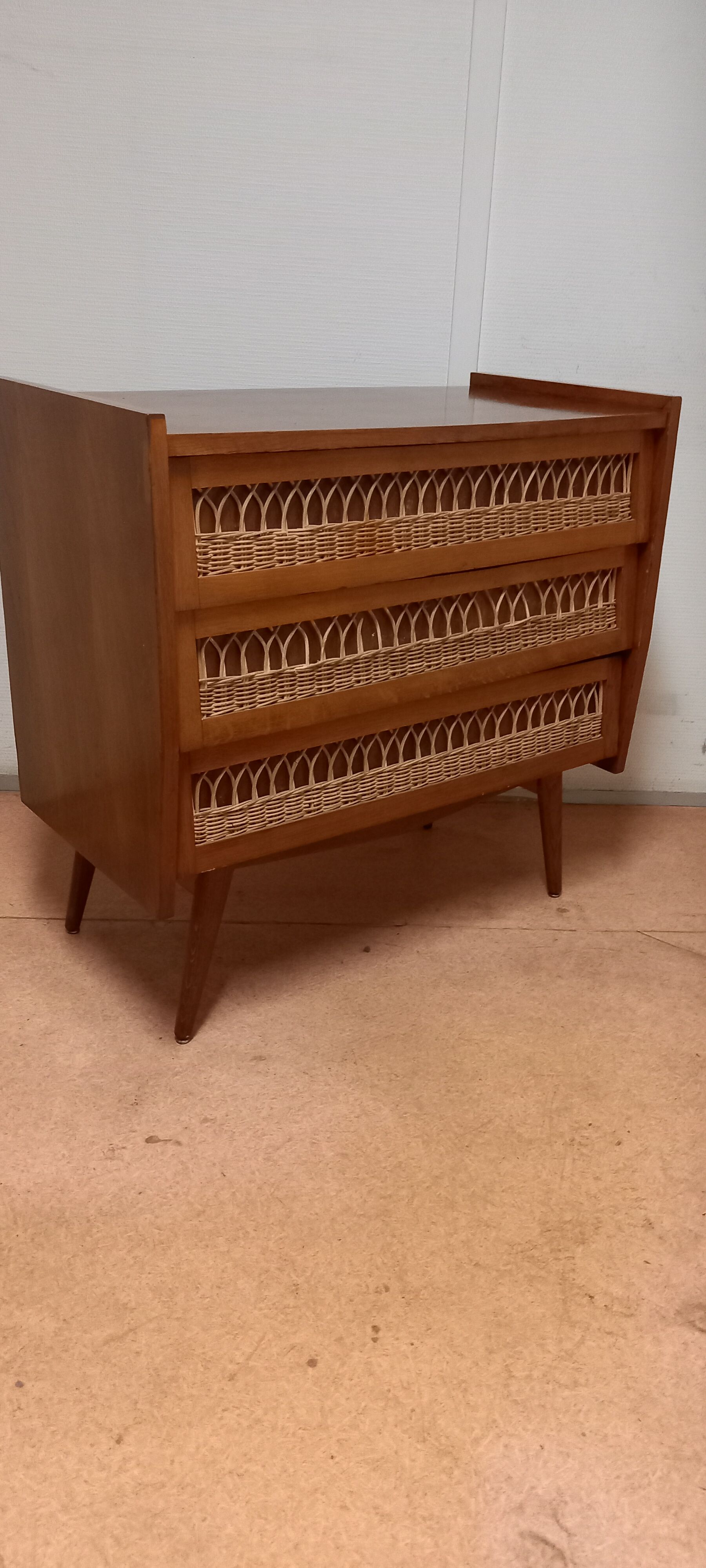 Commode rotin vintage