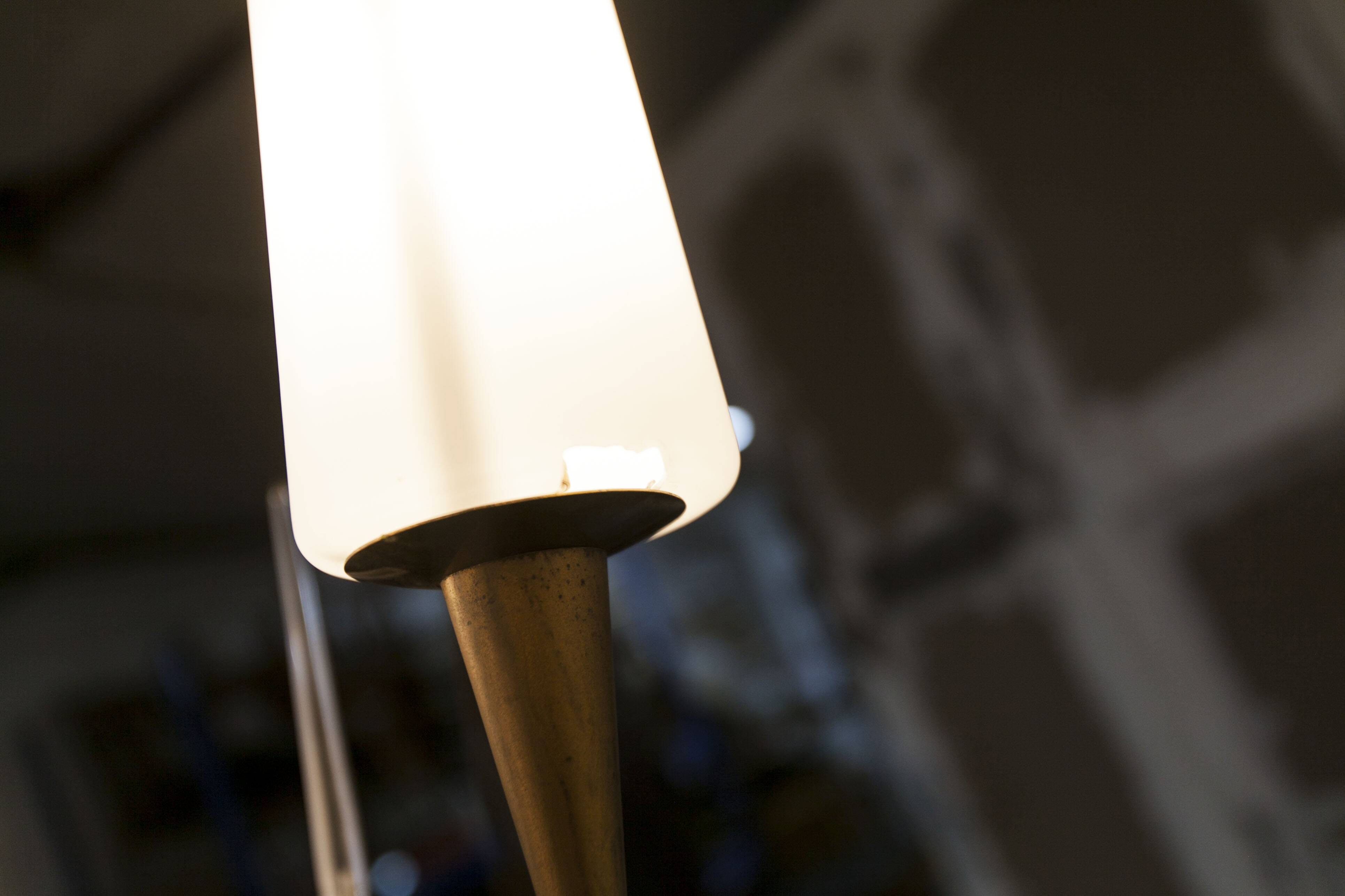 Floor lamp by René Mathieu for Maison Lunel 1950, brass and opaline.