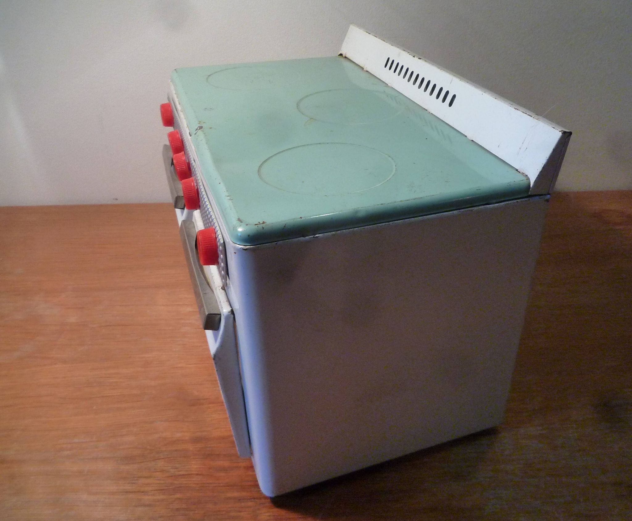 Small metal stove, vintage toy 1950s