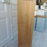 Petite bibliothèque de belle facture en bois brut finition cirée