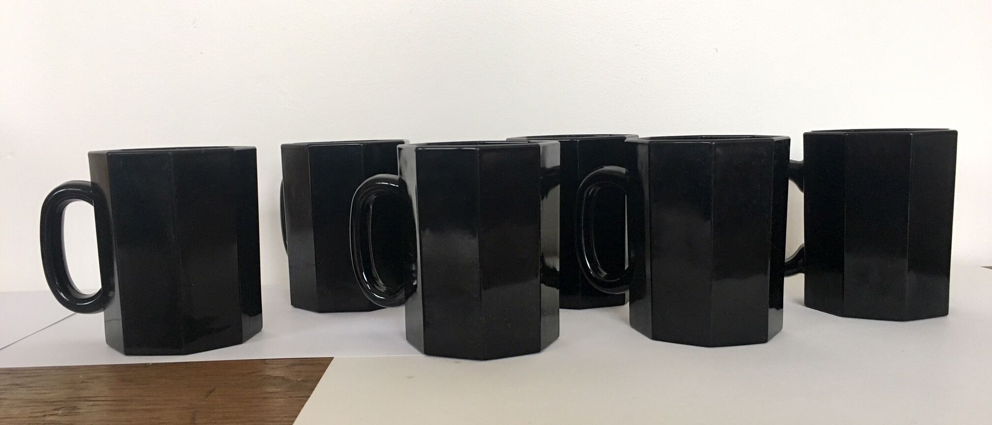 Honeycomb cups in black opaline