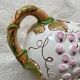 Pichet en barbotine raisin